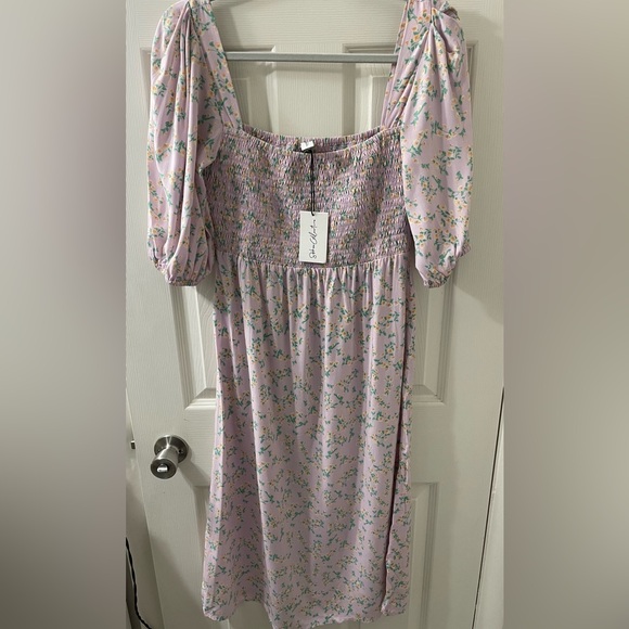 Sokee Collective NWT Side Shoulder Pouf Lavender Floral Smocked Midi Dress - Picture 3 of 7